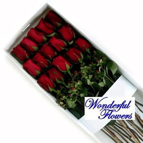 15 Años Rosas En Caja Para Regalar, Rosas En Caja, Flores En Caja, Regalo De Rosas Únicas y Especiales Para Cualquier Ocasión, Flores 24 Horas, Flores De Colombia, Arreglos Florales Baratos, Arreglos Florales A Domicilio En Bogotá DC.