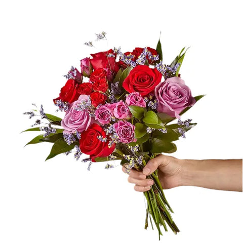 Bouquet Rosas Bellas, ramo de rosas y flores variadas. Puede llevarla en jarrón, regalo de rosas y flores para decorar la casa o la oficina. ramo con rosas y flores variadas en florero, ramo de rosas, cartuchos. Floristería Flores 24 Horas