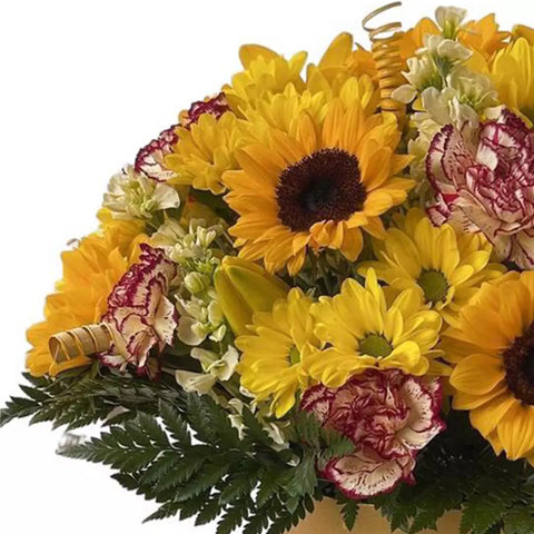 Para Mi Mamá este hermoso arreglo de flores es una forma elegante de demostrar amor y agradecimiento, sorprende a tu mamá con un detalle exclusivo y sofisticado que llenará su corazón de alegría, floristería Flores 24 Horas, domicilio de flores en Bogotá