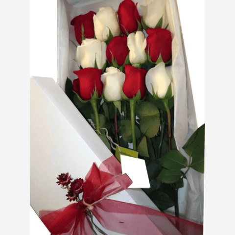 Rosas En Caja Nos Casamos, Regalo De Rosas Únicas y Especiales Para Cualquier Ocasión, Flores 24 Horas, Domicilio En Bogotá DC.