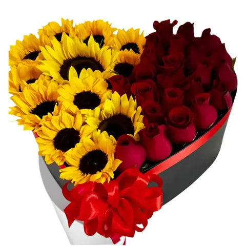 Caja Corazón Girasoles y Rosas. ¡Haz que su día sea aún más especial con este detalle único y significativo! Sorprende a tu pareja en su aniversario con nuestra hermosa caja en forma de corazón! Floristería Flores 24 Horas en Bogotá, Domicilios