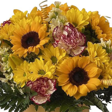 Para Mi Mamá este hermoso arreglo de flores es una forma elegante de demostrar amor y agradecimiento, sorprende a tu mamá con un detalle exclusivo y sofisticado que llenará su corazón de alegría, floristería Flores 24 Horas, domicilio de flores en Bogotá