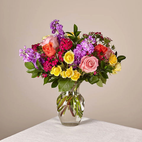 Ramo de Amor en Primavera, decoración de hogar con rosas y claveles, es un hermoso regalo para aniversario, regalo de flores para cumpleaños, flores para toda ocasión y decoración, Floristería Flores 24 Horas