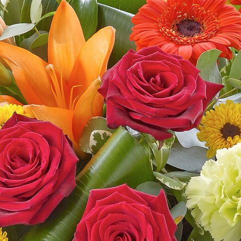 Orange Feliz Cumpleaños, regala flores para fechas especiales, floristería en Bogotá, domicilio entrega de flores, flores para regalo de cumpleaños