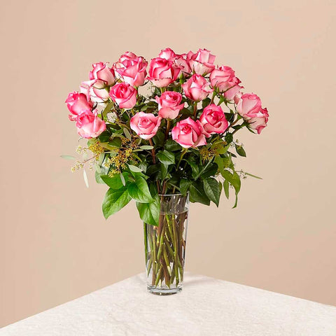 36 Ramo de rosas rosadas de tallo largo: Las rosas de color rosa suave, perfectas para la imagen, son un hermoso regalo para la hermosa dama de tu vida. Floristería Flores 24 Horas